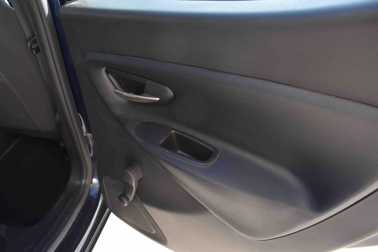 LANCIA Ypsilon 1.2 69 CV 5 porte GPL - 10