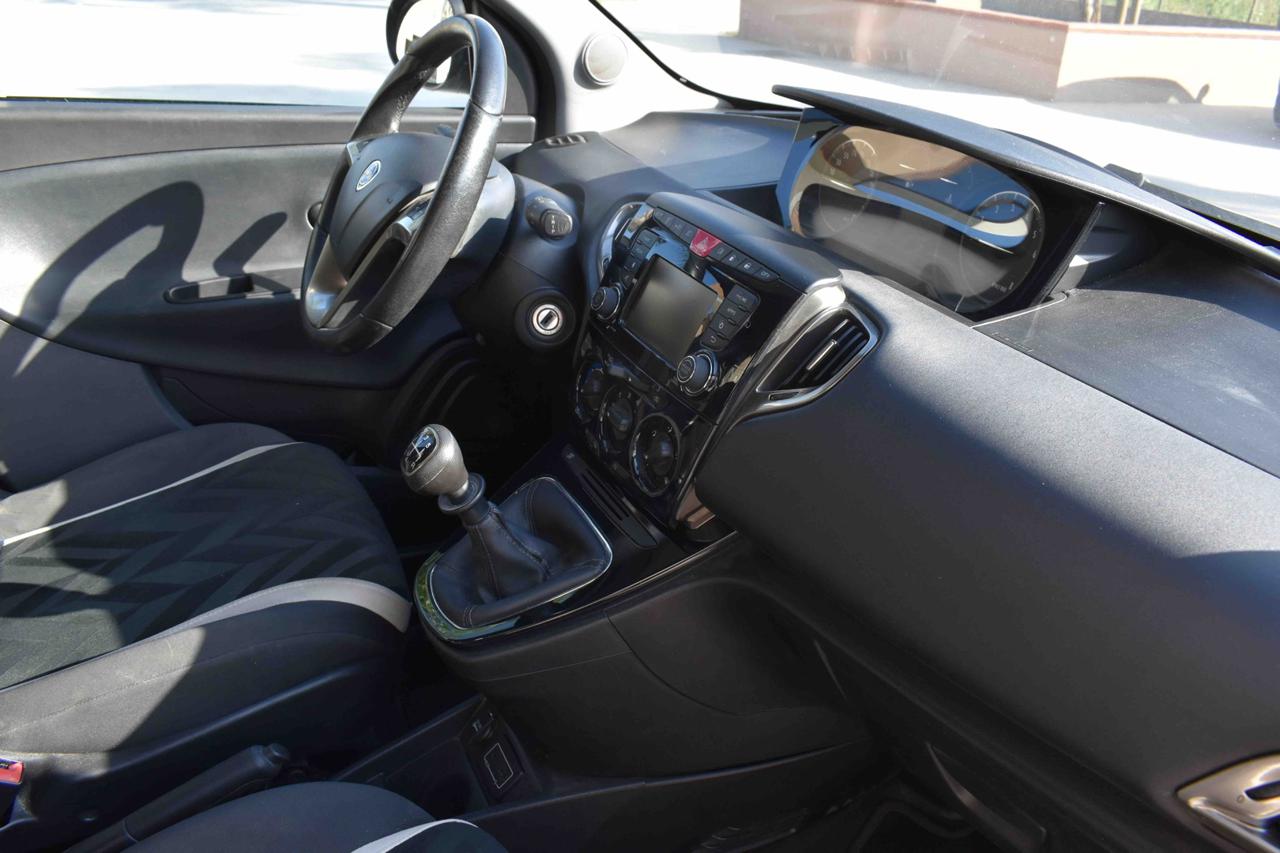 LANCIA Ypsilon 1.2 69 CV 5 porte GPL - 9