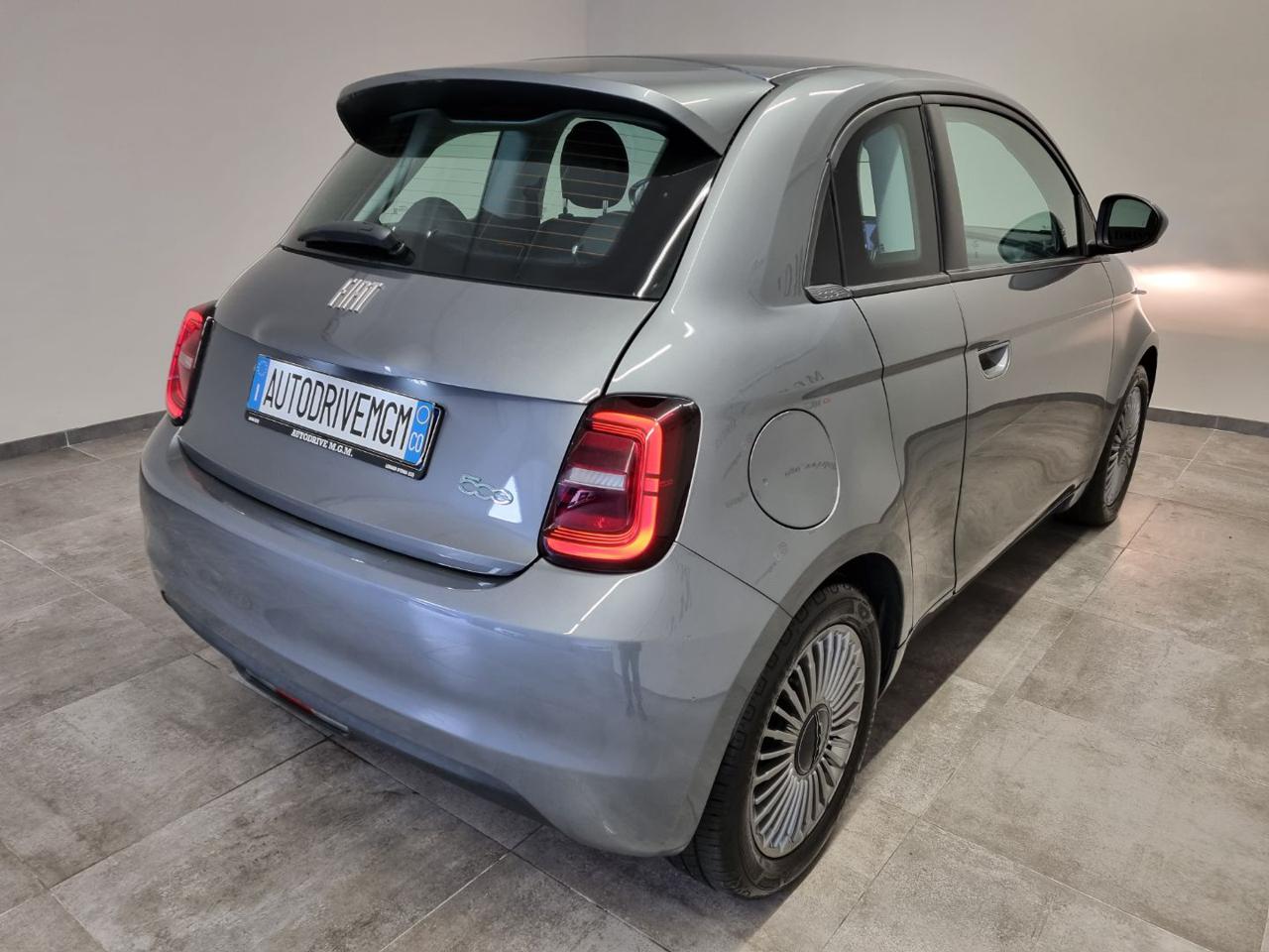 FIAT 500e 3+1 42 kWh La Prima - 21