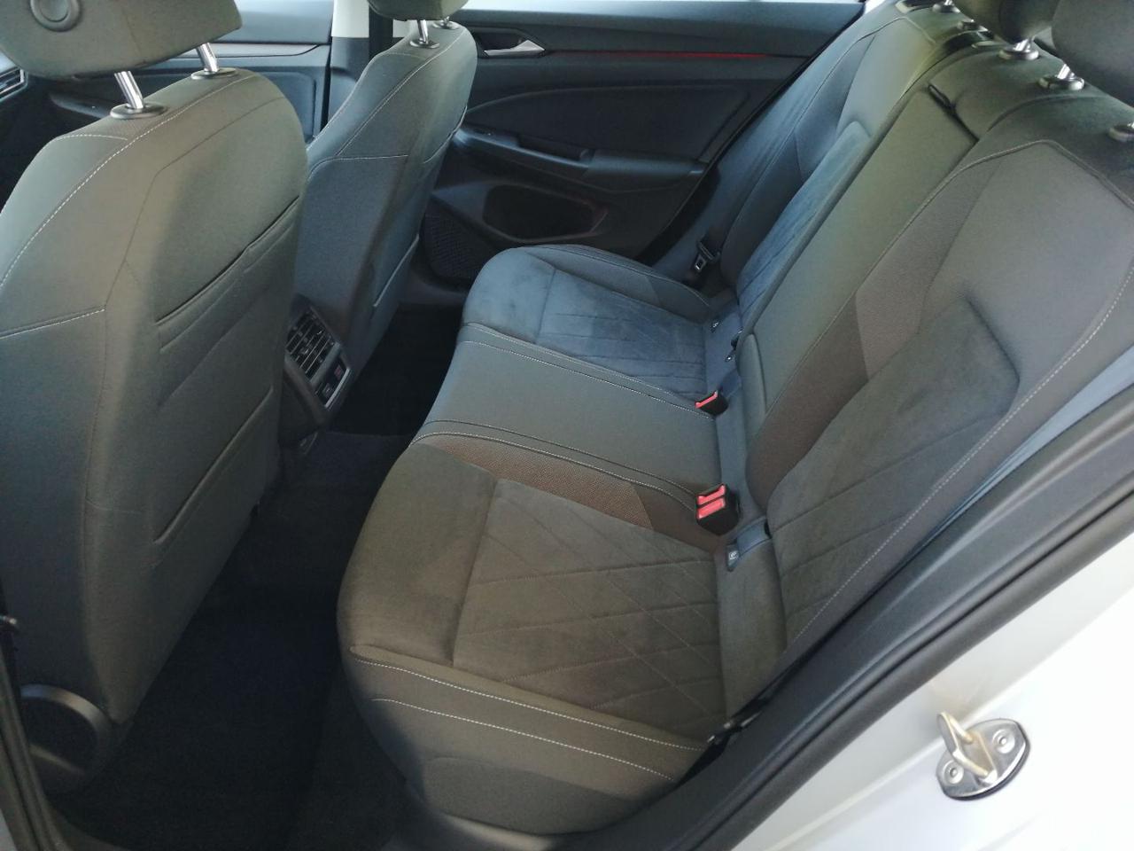 VOLKSWAGEN Golf 2.0 TDI 115 CV DSG SCR Style - 9