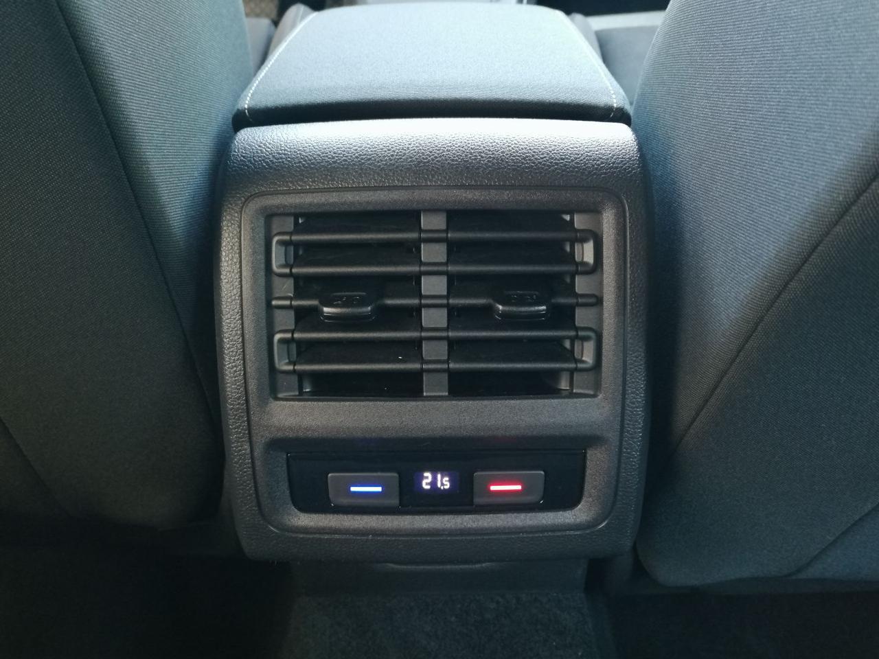 VOLKSWAGEN Golf 2.0 TDI 115 CV DSG SCR Style - 24