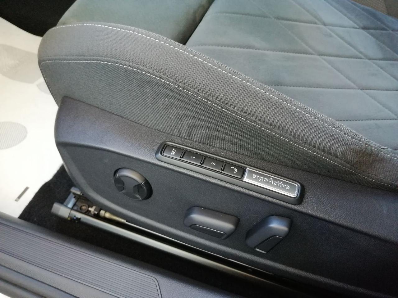 VOLKSWAGEN Golf 2.0 TDI 115 CV DSG SCR Style - 23