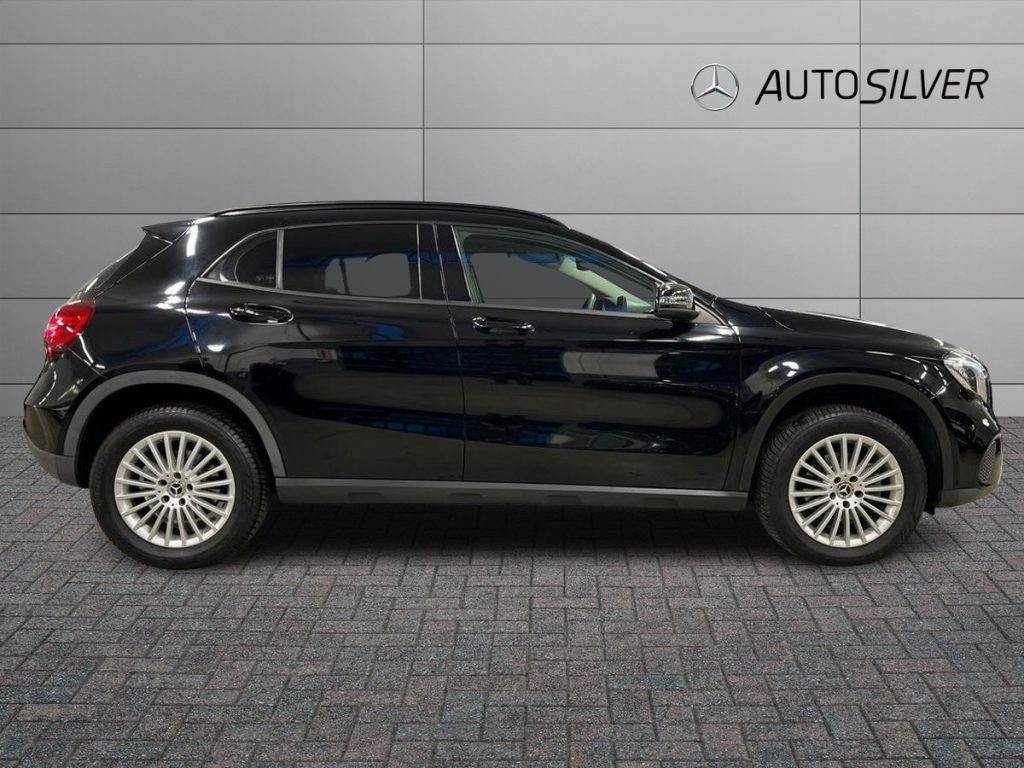 MERCEDES-BENZ GLA 180 Business - 5