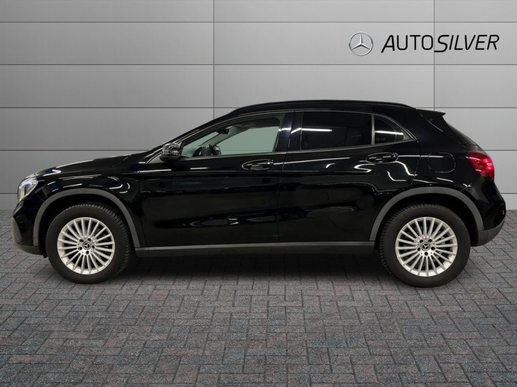 MERCEDES-BENZ GLA 180 Business - 6