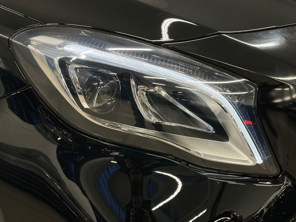 MERCEDES-BENZ GLA 180 Business - 17