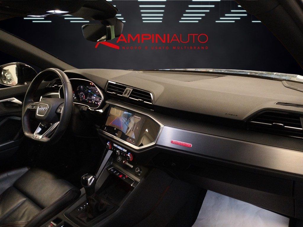 AUDI Q3 SPB 40 TDI quattro S tronic Identity Black - 21