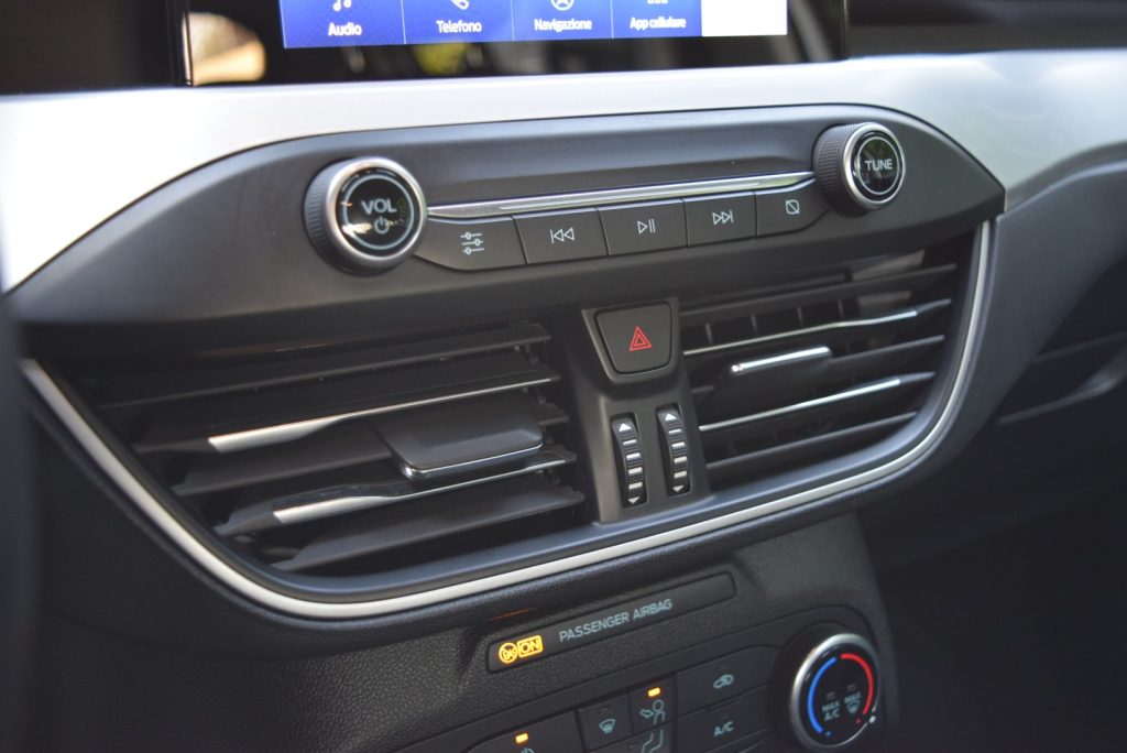 FORD Focus 1.0 EcoBoost 5pt Business 100 CV - 24