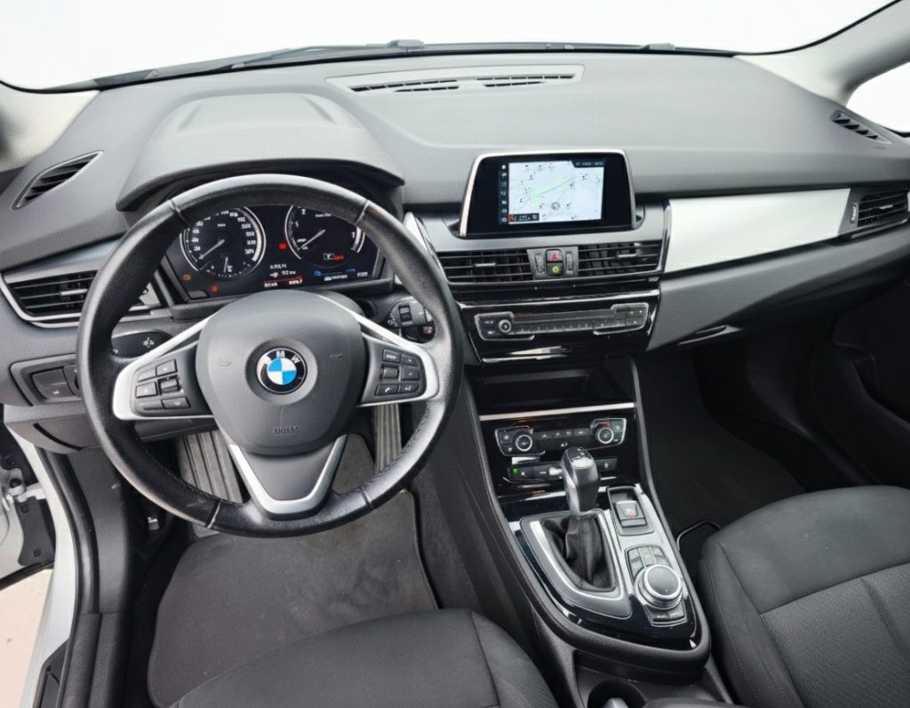BMW 225 xe Plug-In Active Tourer iPerform. Automatic - 8