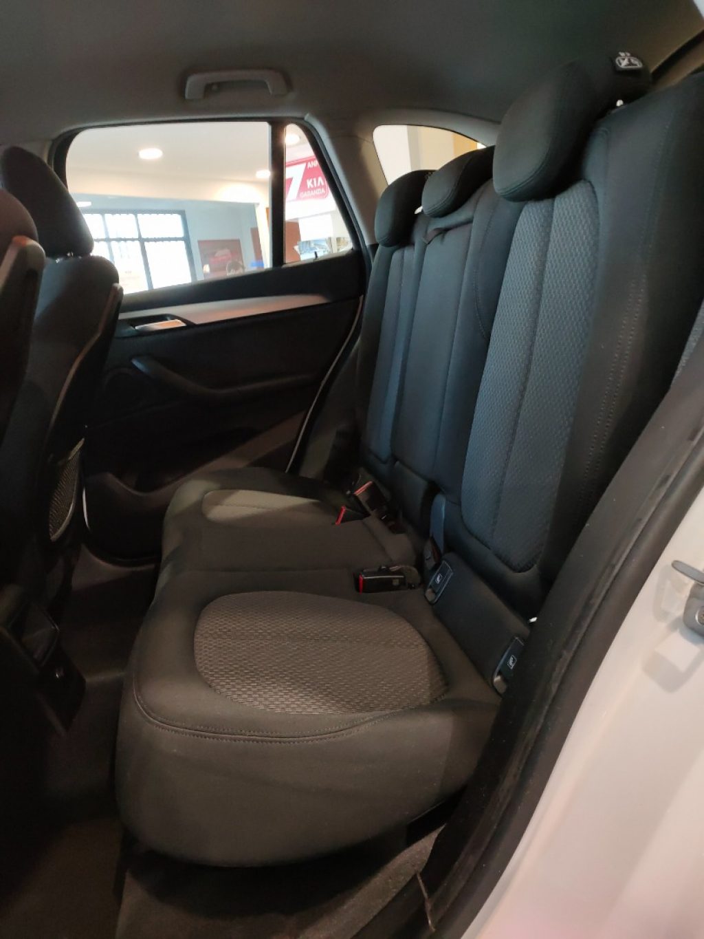 BMW X1 S Drive 16d Business Sport Navi Park Assist - 14