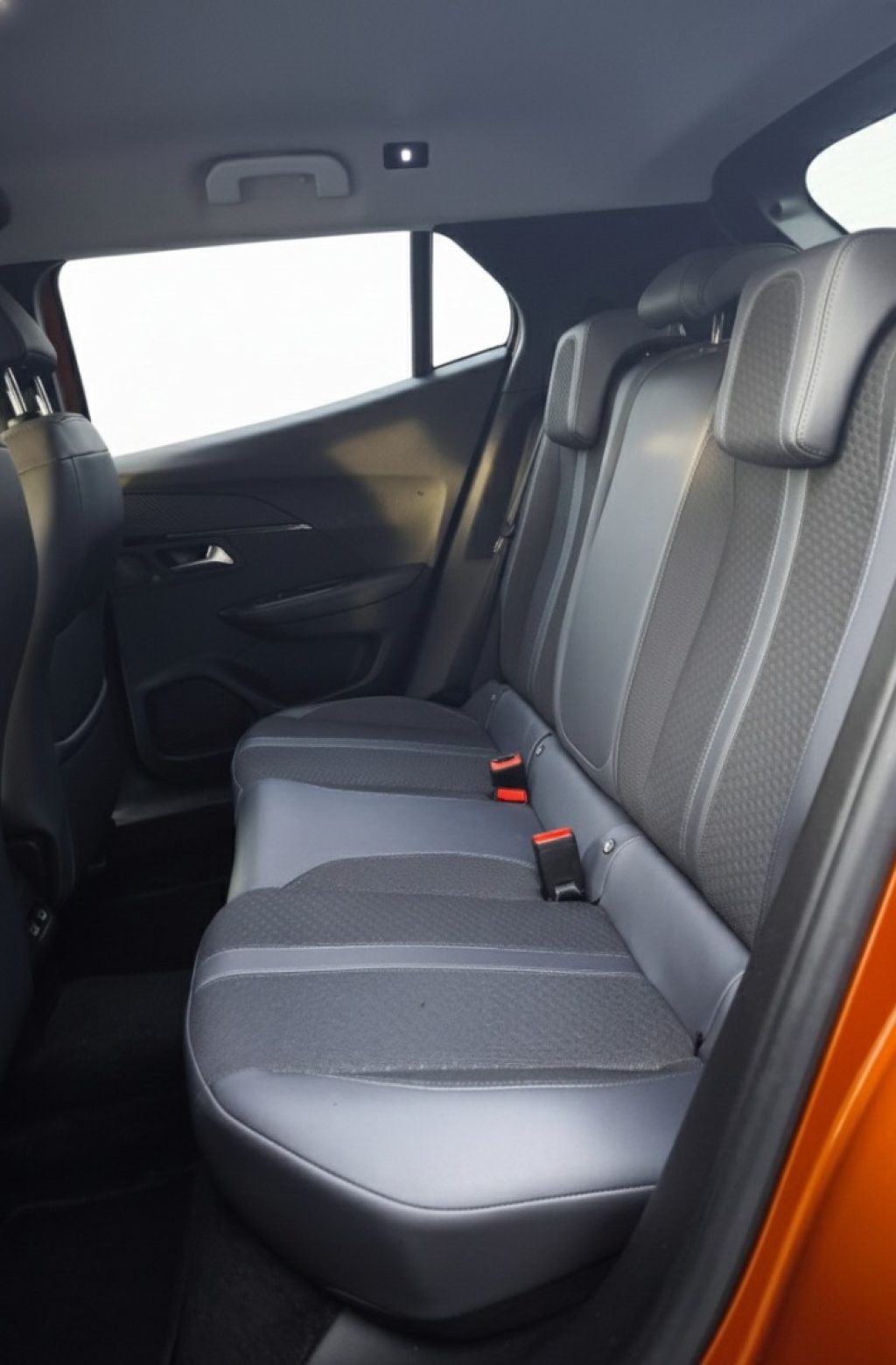 PEUGEOT 2008 PureTech 130 S&S Allure Navi Pack - 12