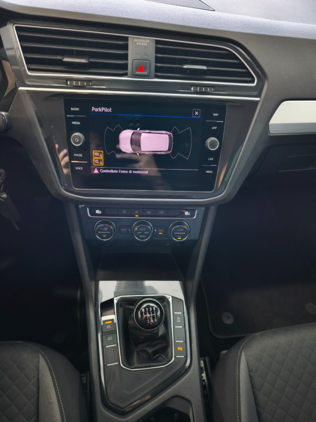 VOLKSWAGEN Tiguan 2.0 TDI SCR Business BlueMotion Technology - 11