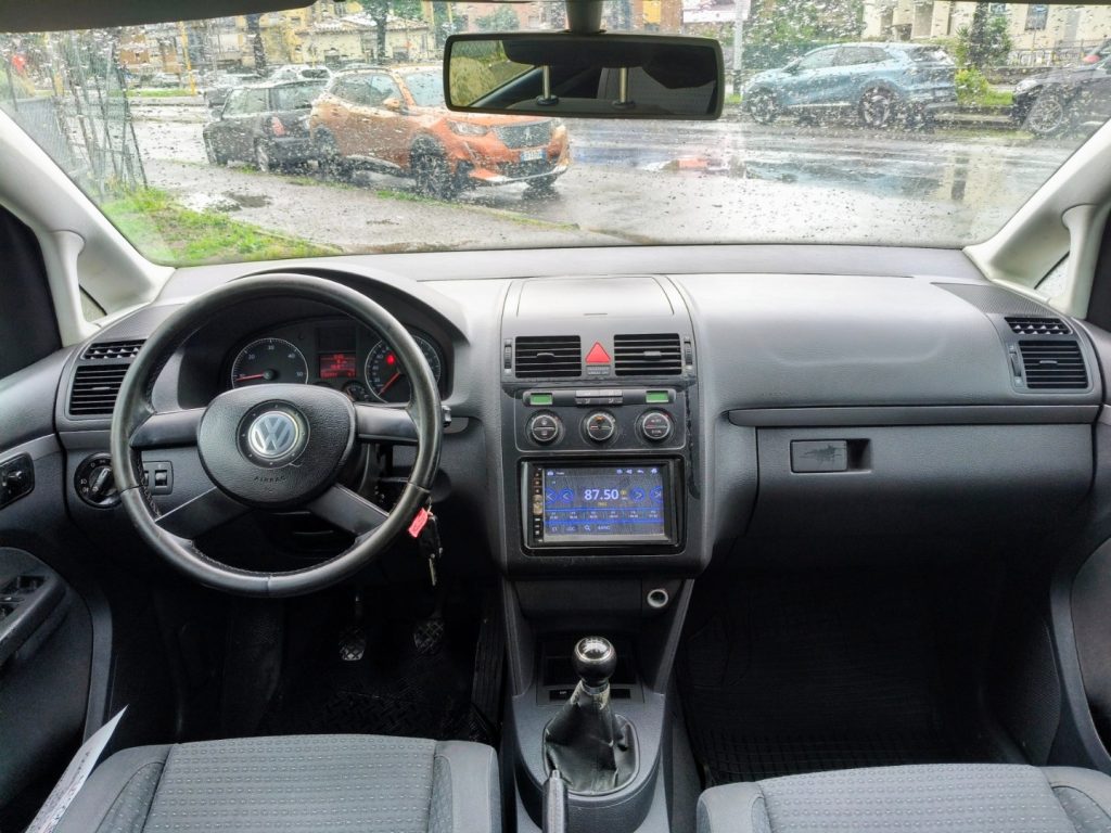 VOLKSWAGEN Touran 1.9TDI 105CV Highline Touch Bluethoot Neopatentati - 10