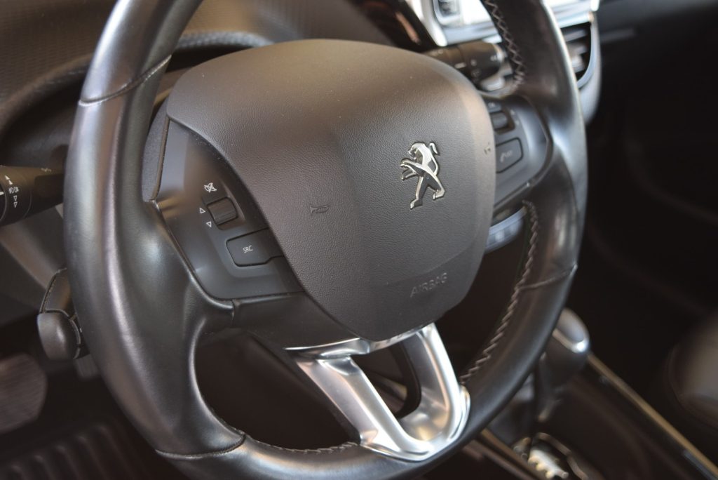 PEUGEOT 2008 1.2 PureTech Turbo Allure EAT6 S&S 131CV - 16