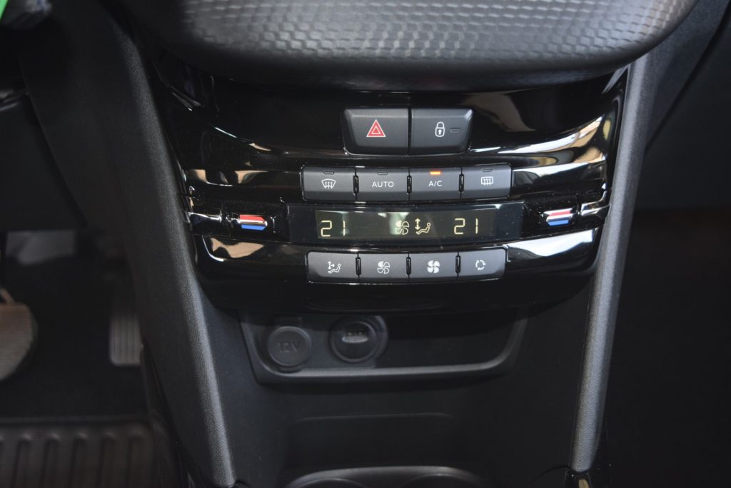 PEUGEOT 2008 1.2 PureTech Turbo Allure EAT6 S&S 131CV - 18