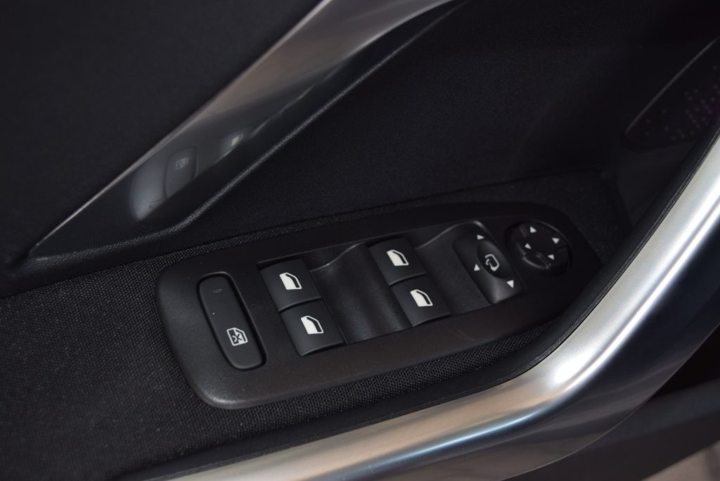 PEUGEOT 2008 1.2 PureTech Turbo Allure EAT6 S&S 131CV - 20