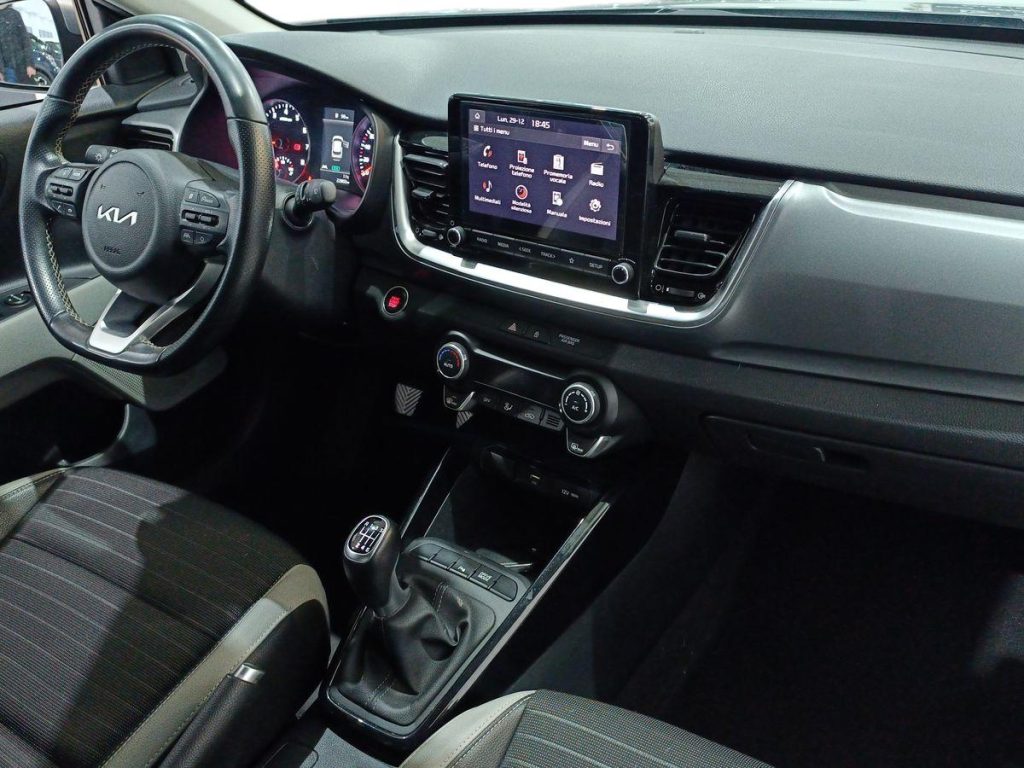 KIA Stonic 1.0 T-GDi 100 CV MHEV MT Black Edition - 9