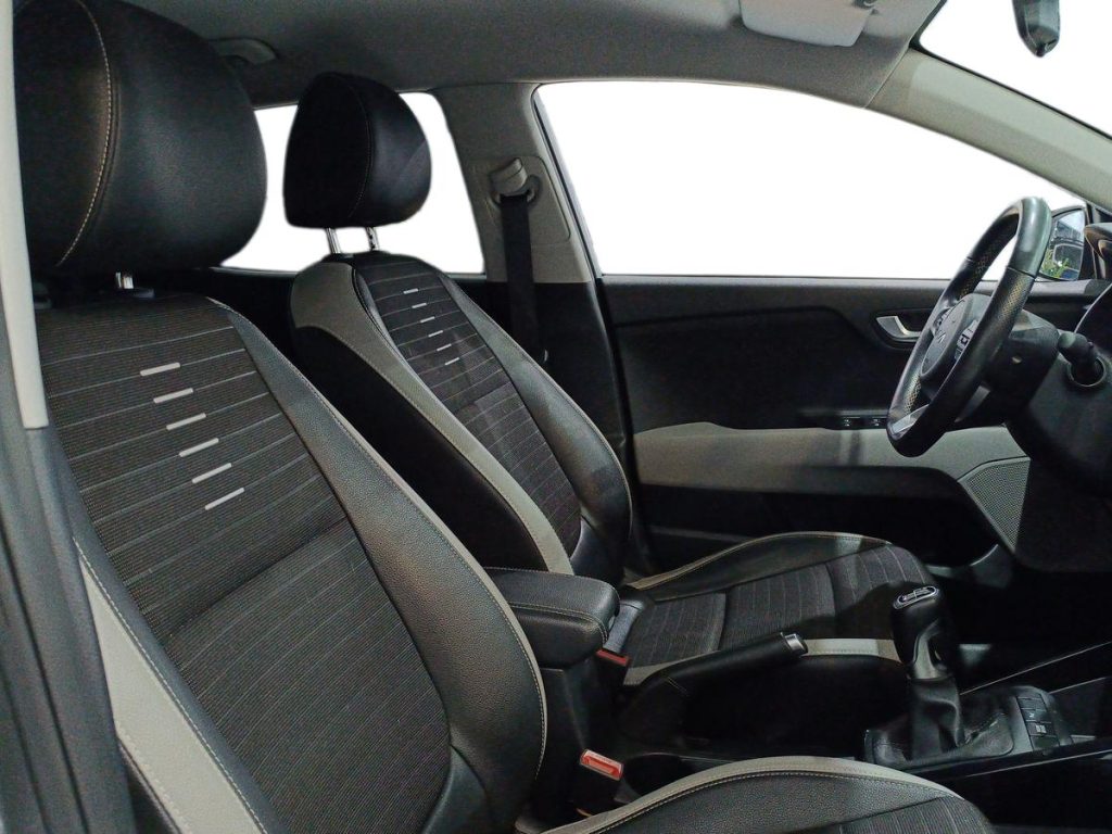 KIA Stonic 1.0 T-GDi 100 CV MHEV MT Black Edition - 10