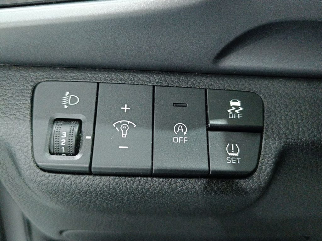 KIA Stonic 1.0 T-GDi 100 CV MHEV MT Black Edition - 18