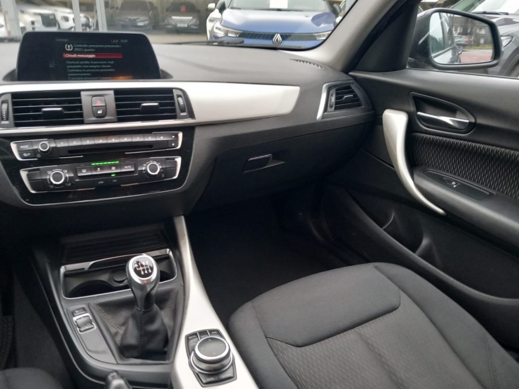 BMW 116 d 5p. Business - 23