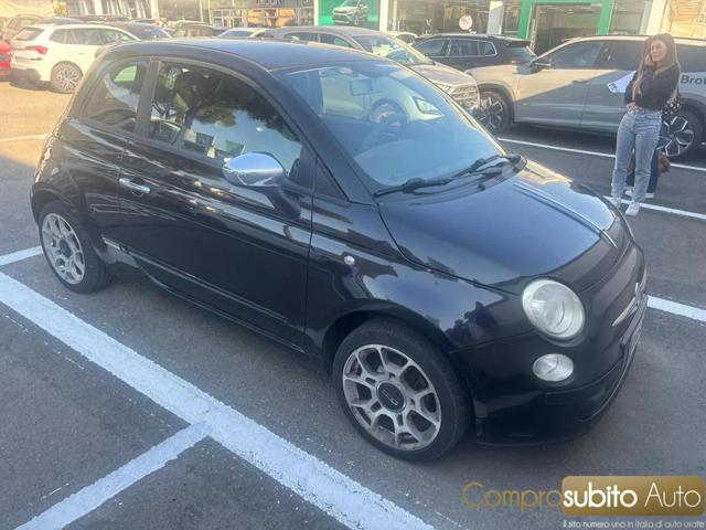 FIAT 500 Nero pastello