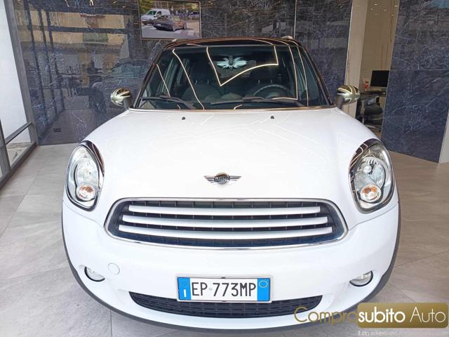 MINI Countryman White pastel