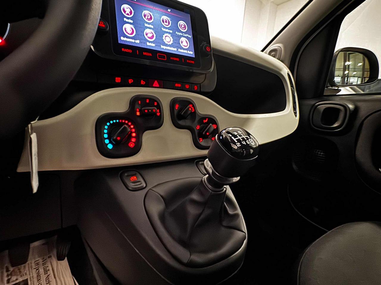 FIAT Panda 1.0 FireFly S&S Hybrid Pandina - 11