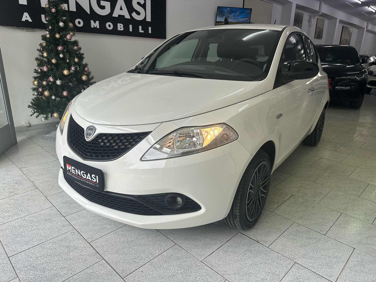 LANCIA Ypsilon 1.0 FireFly Hybrid Ecochic Gold - 2