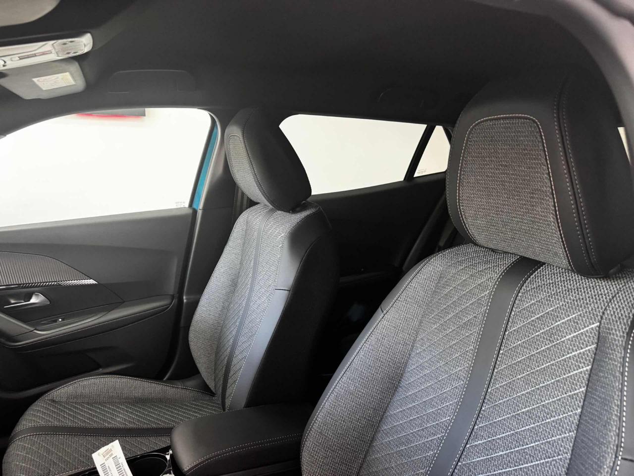 PEUGEOT 2008 Hybrid 145 e-DCS6 Allure - 59