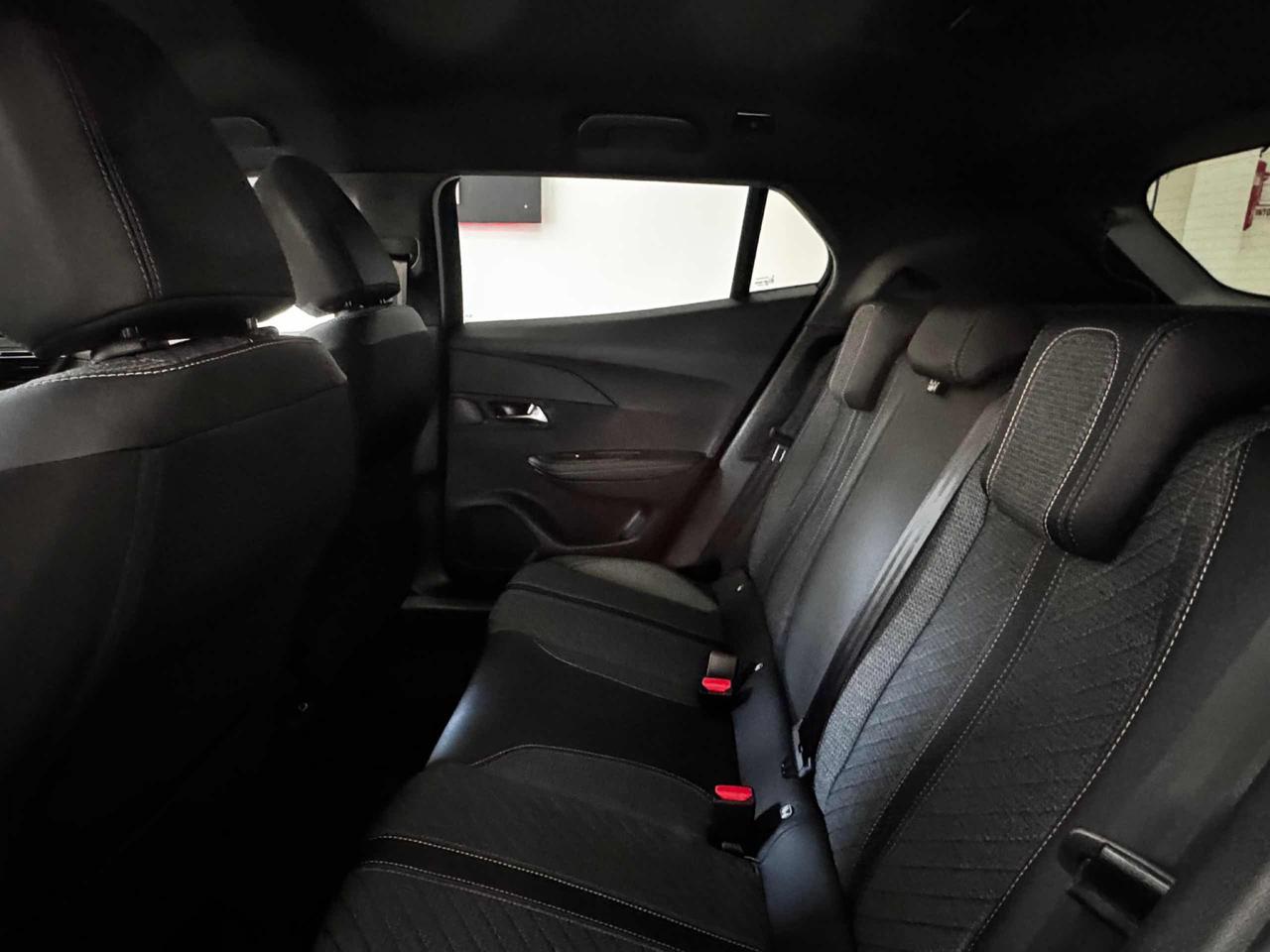 PEUGEOT 2008 Hybrid 145 e-DCS6 Allure - 67