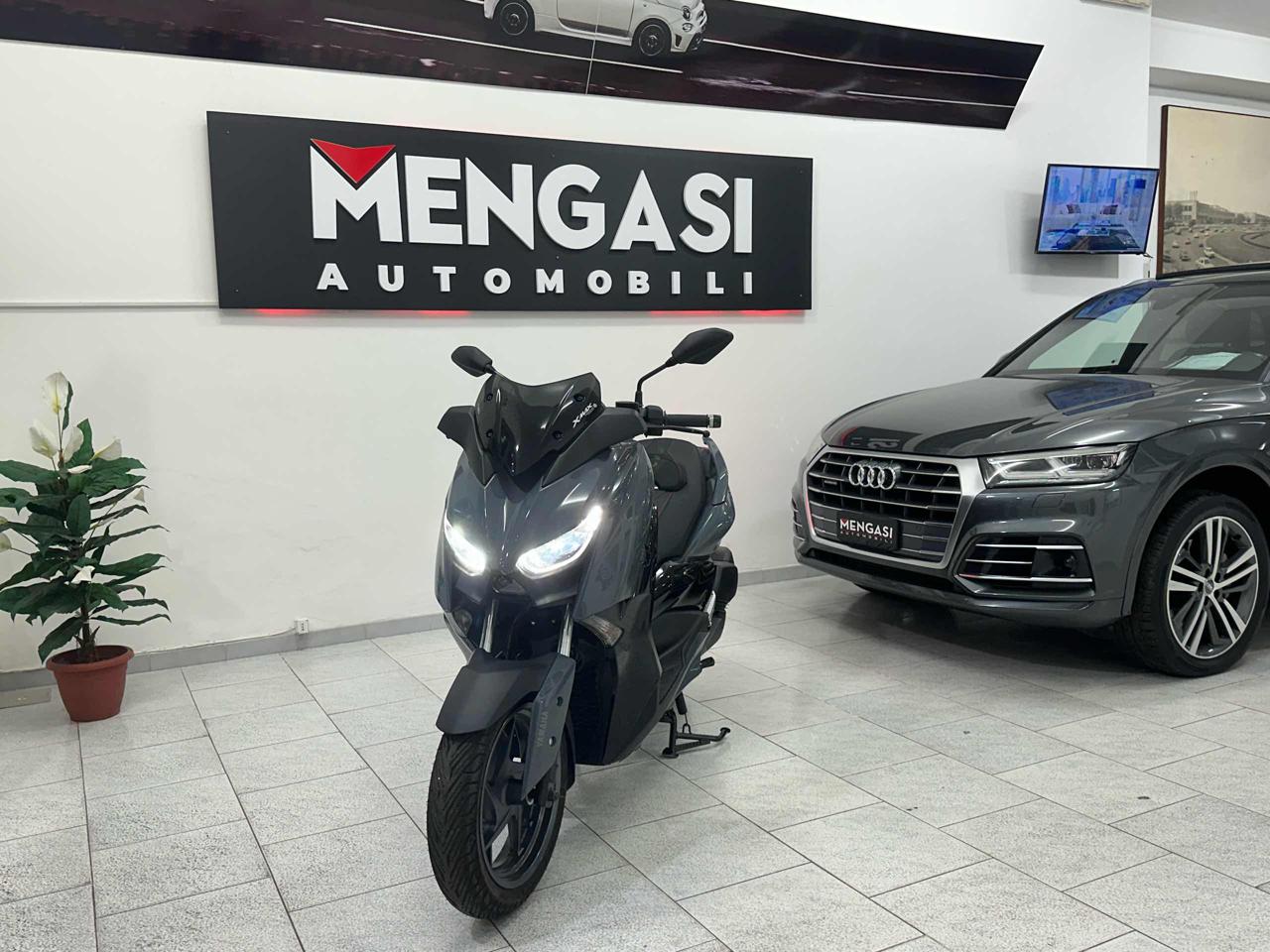 YAMAHA X-MAX 300 Tech - 2