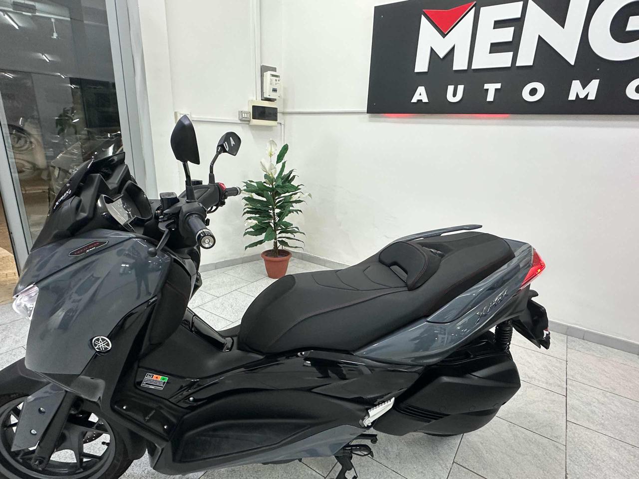 YAMAHA X-MAX 300 Tech - 6