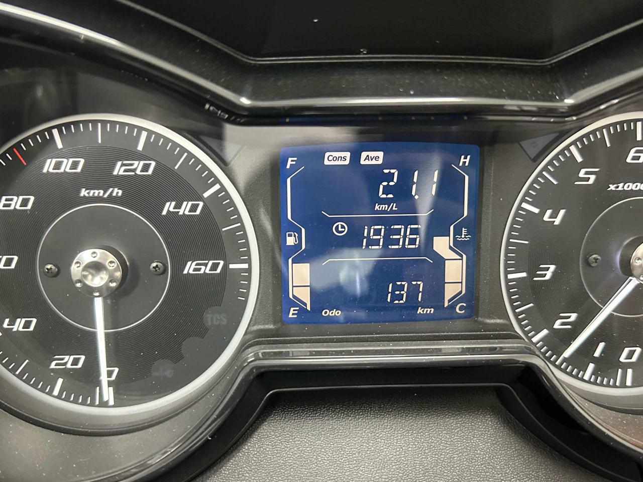 YAMAHA X-MAX 300 Tech - 12