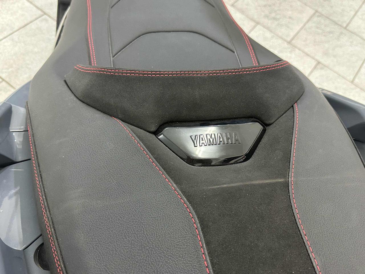 YAMAHA X-MAX 300 Tech - 8