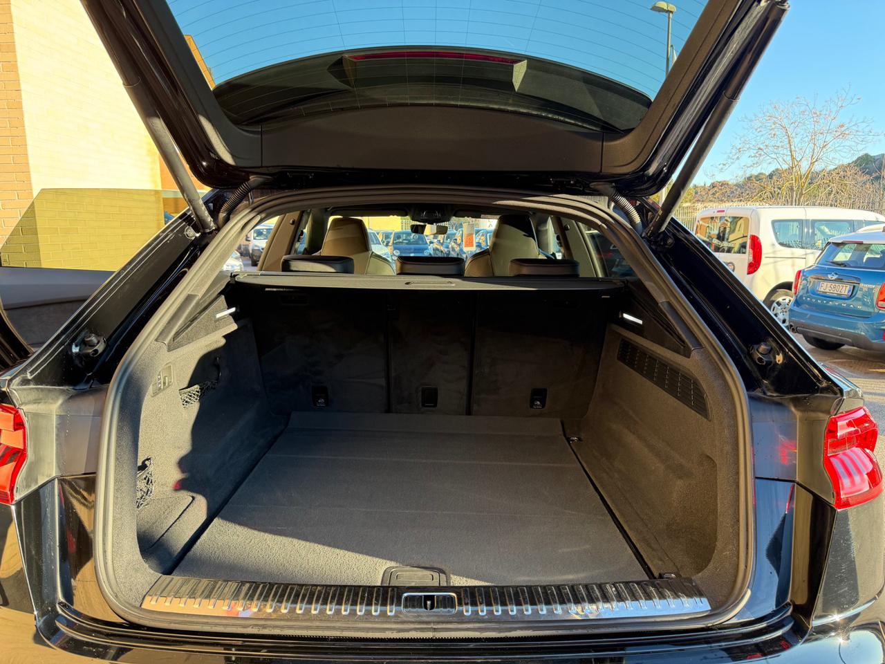 AUDI Q8 50 TDI 286 CV quattro tiptronic S-LINE  Sport - 8