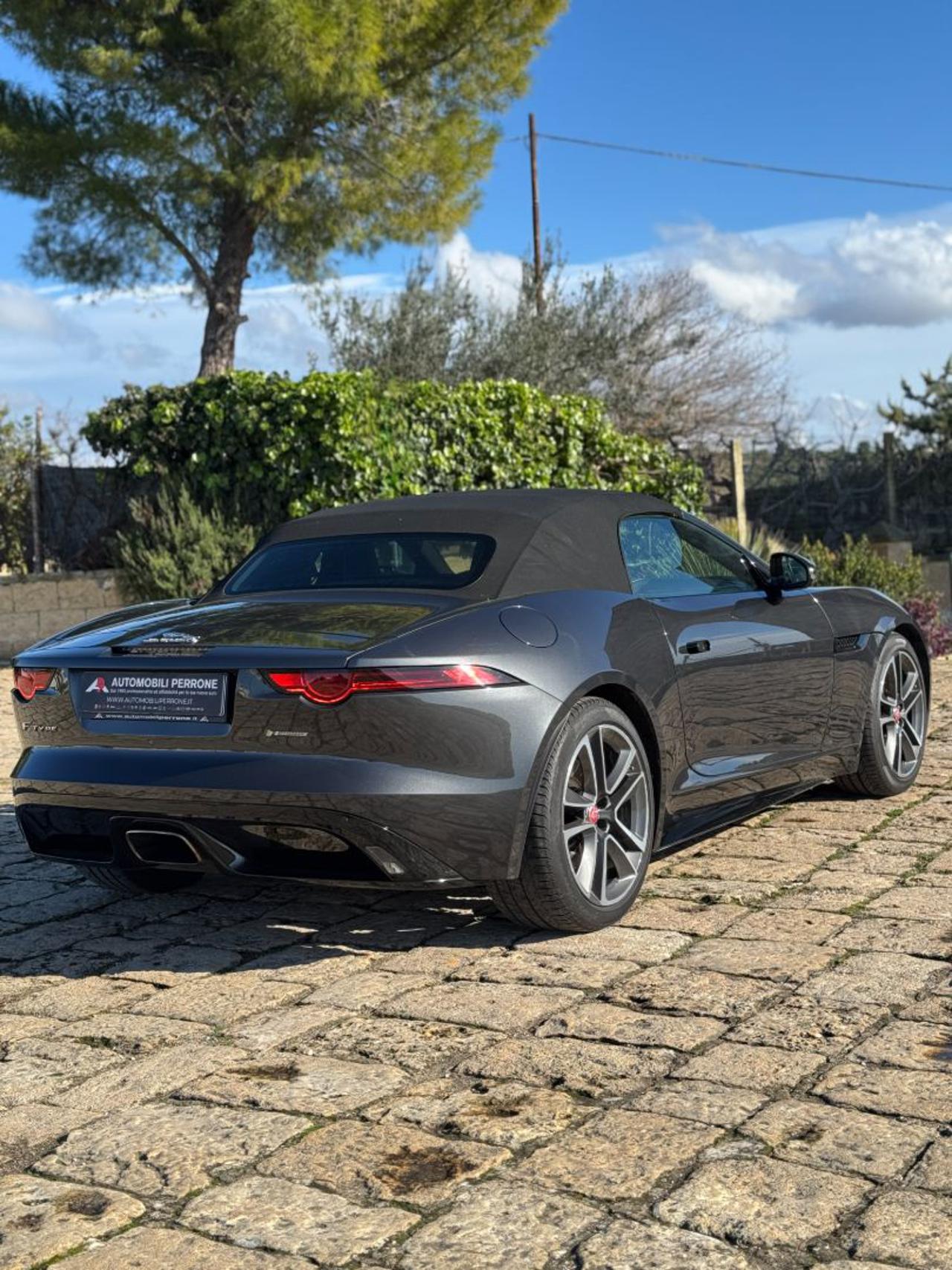 JAGUAR F-Type 2.0i Cabrio R-Dynamic - 17
