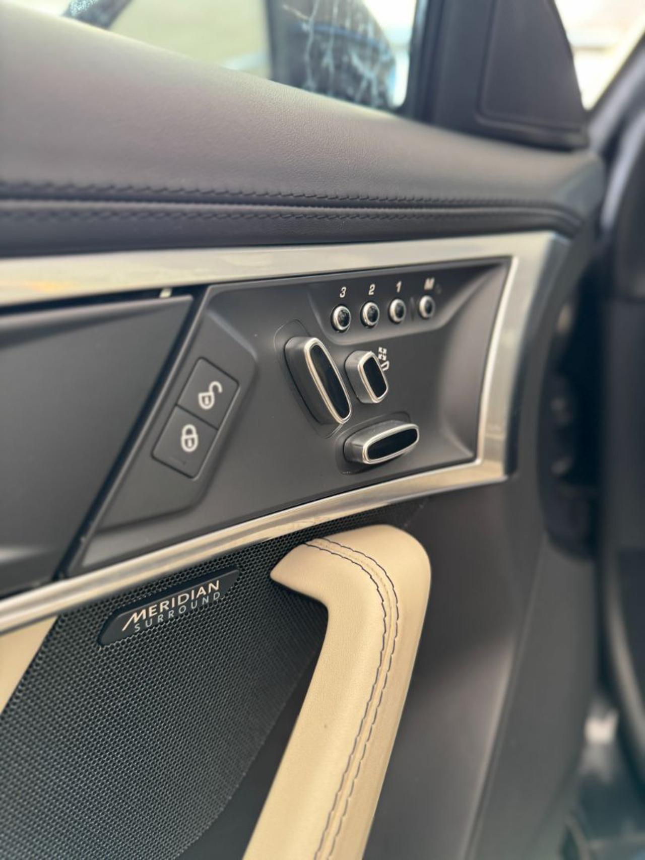 JAGUAR F-Type 2.0i Cabrio R-Dynamic - 13