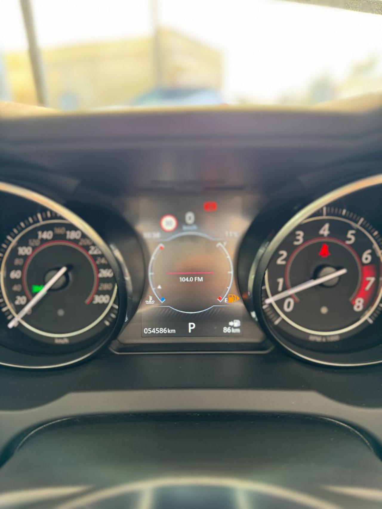 JAGUAR F-Type 2.0i Cabrio R-Dynamic - 32