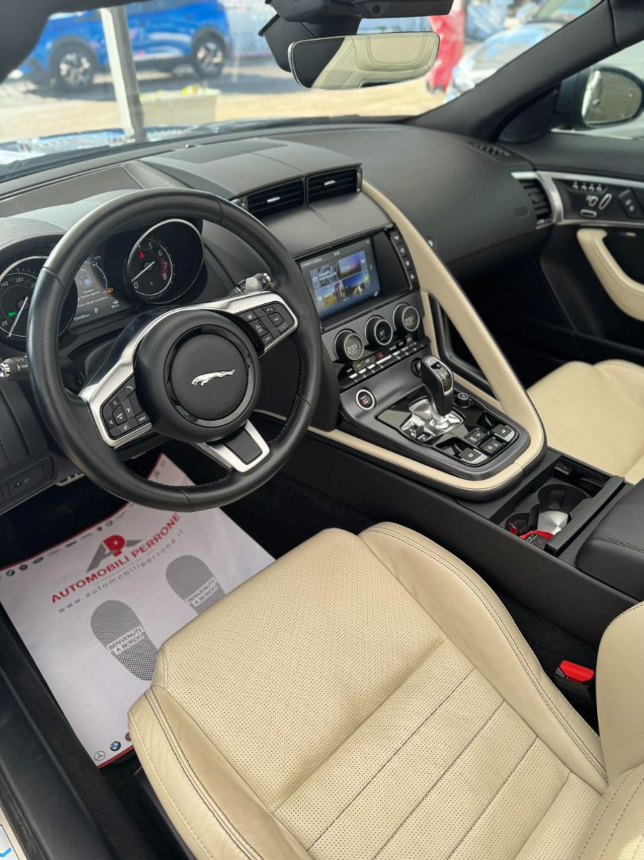 JAGUAR F-Type 2.0i Cabrio R-Dynamic - 9