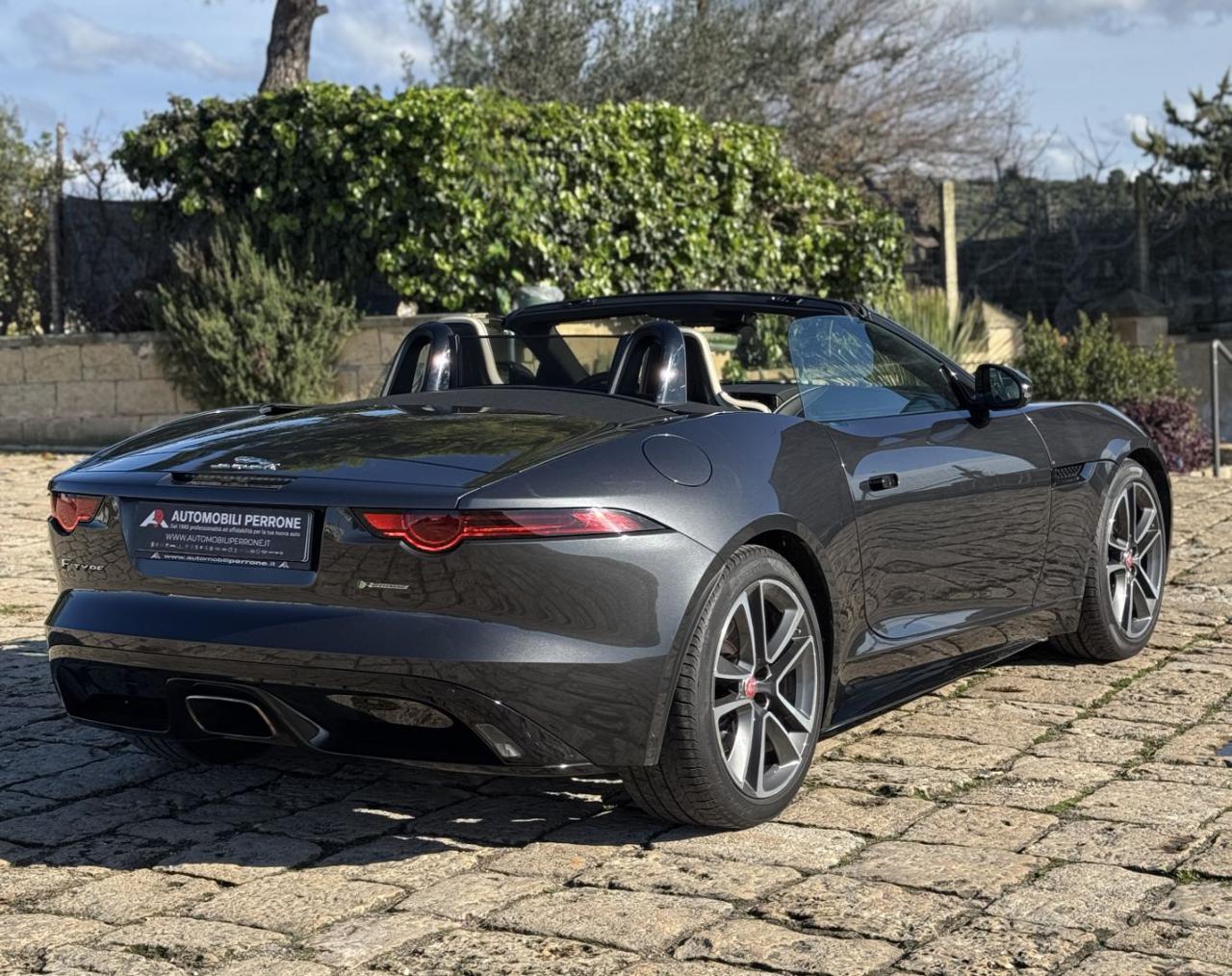 JAGUAR F-Type 2.0i Cabrio R-Dynamic - 8