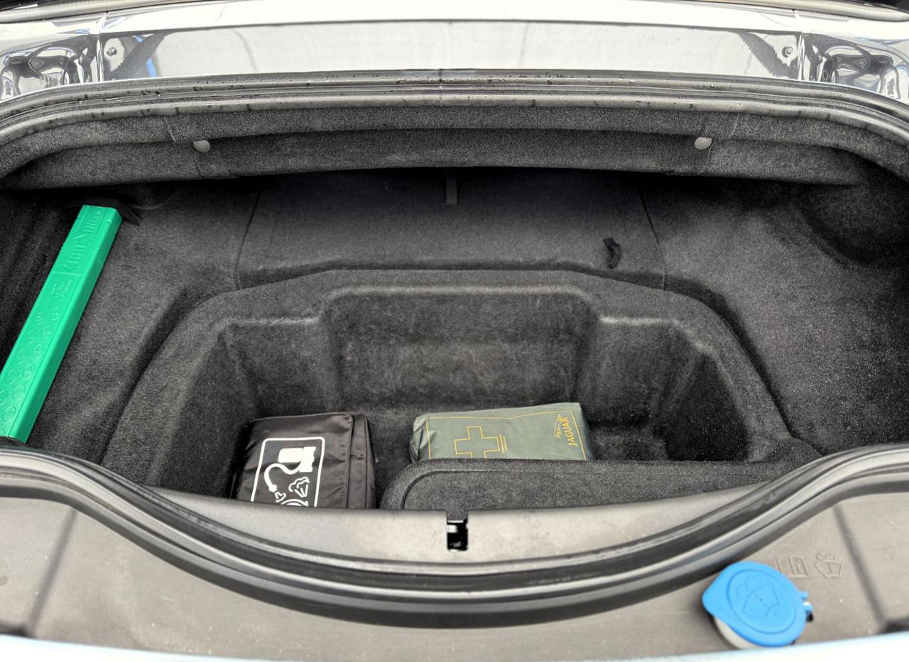 JAGUAR F-Type 2.0i Cabrio R-Dynamic - 31