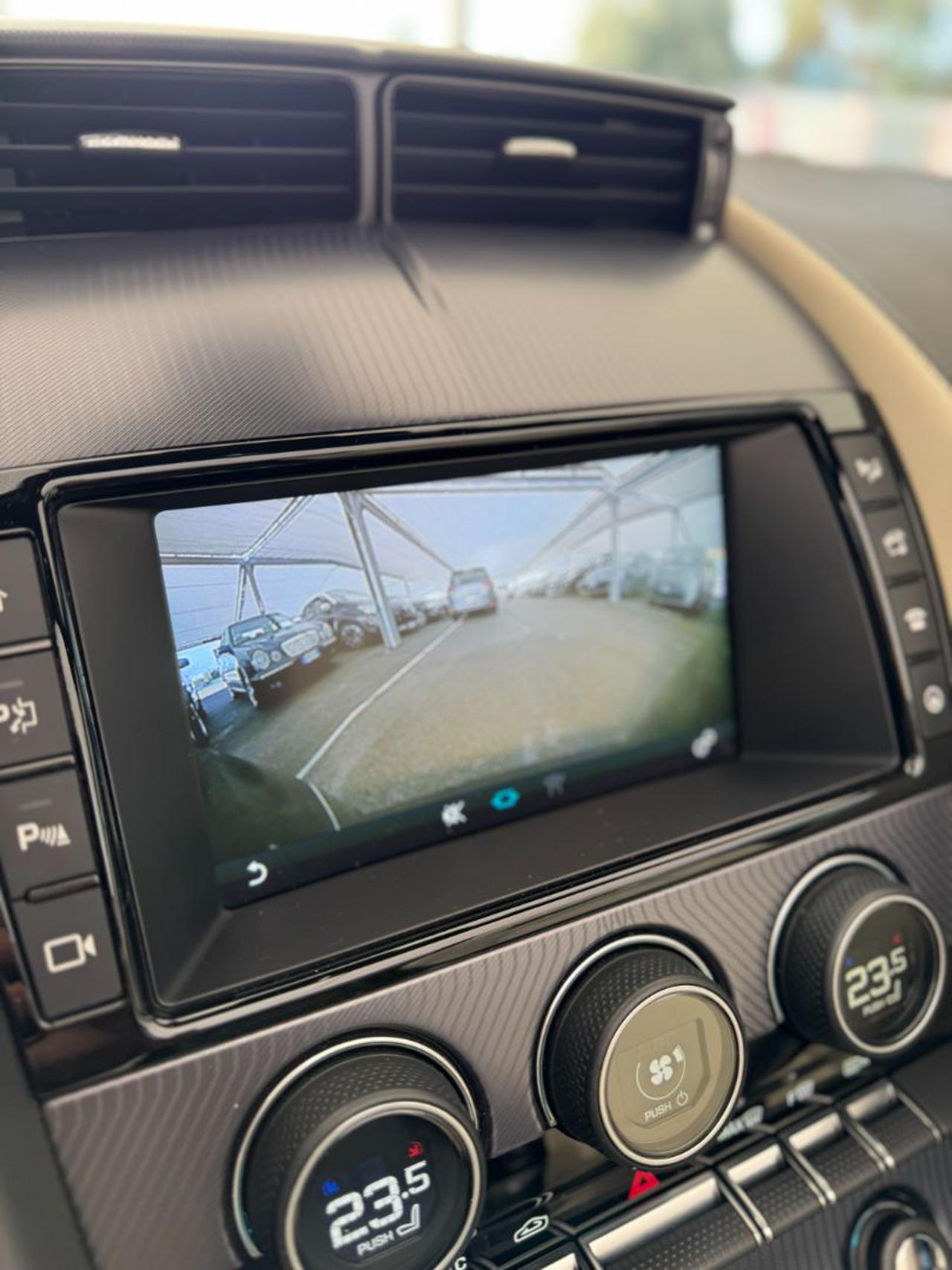 JAGUAR F-Type 2.0i Cabrio R-Dynamic - 11