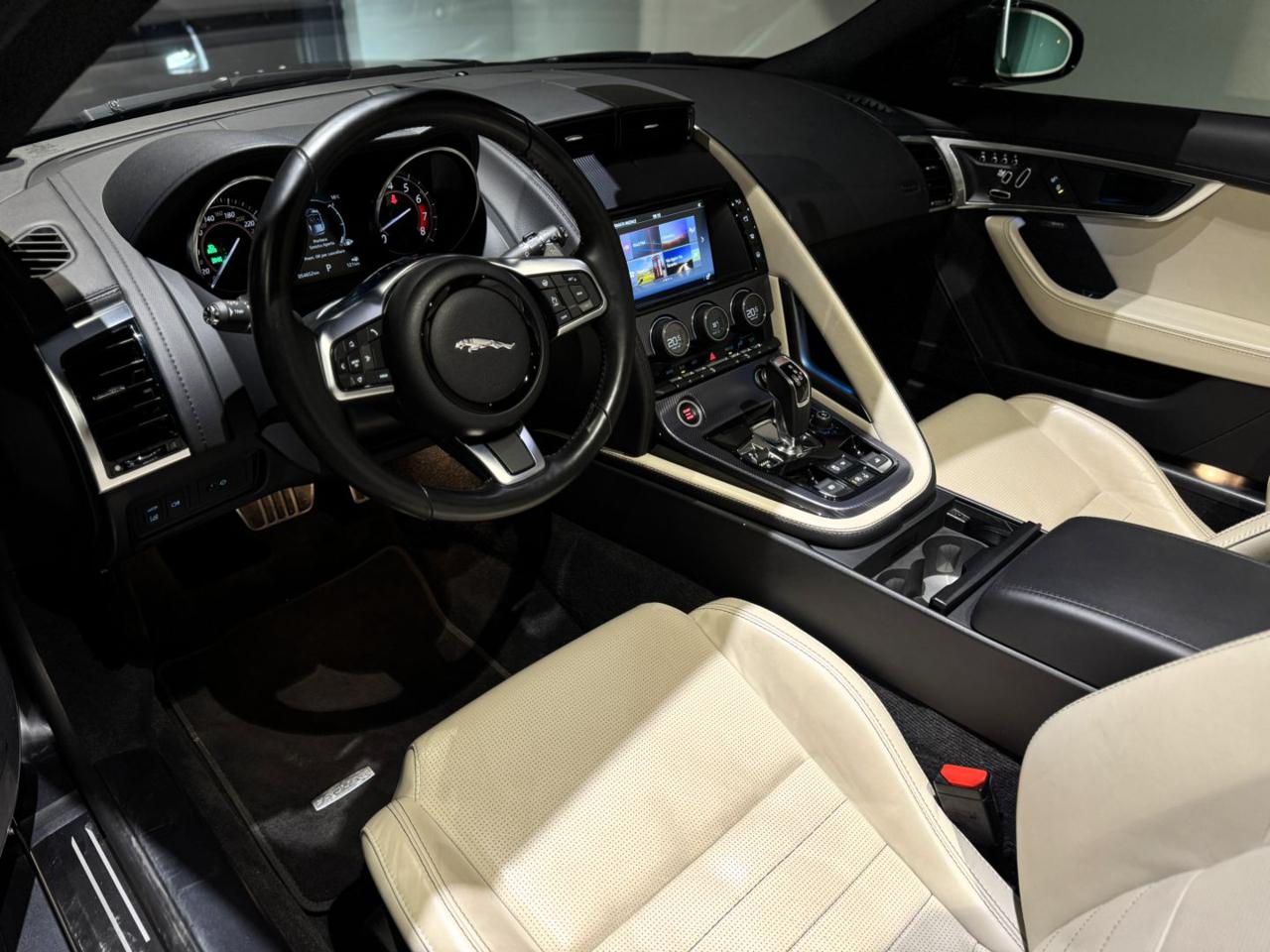 JAGUAR F-Type 2.0i Cabrio R-Dynamic - 39