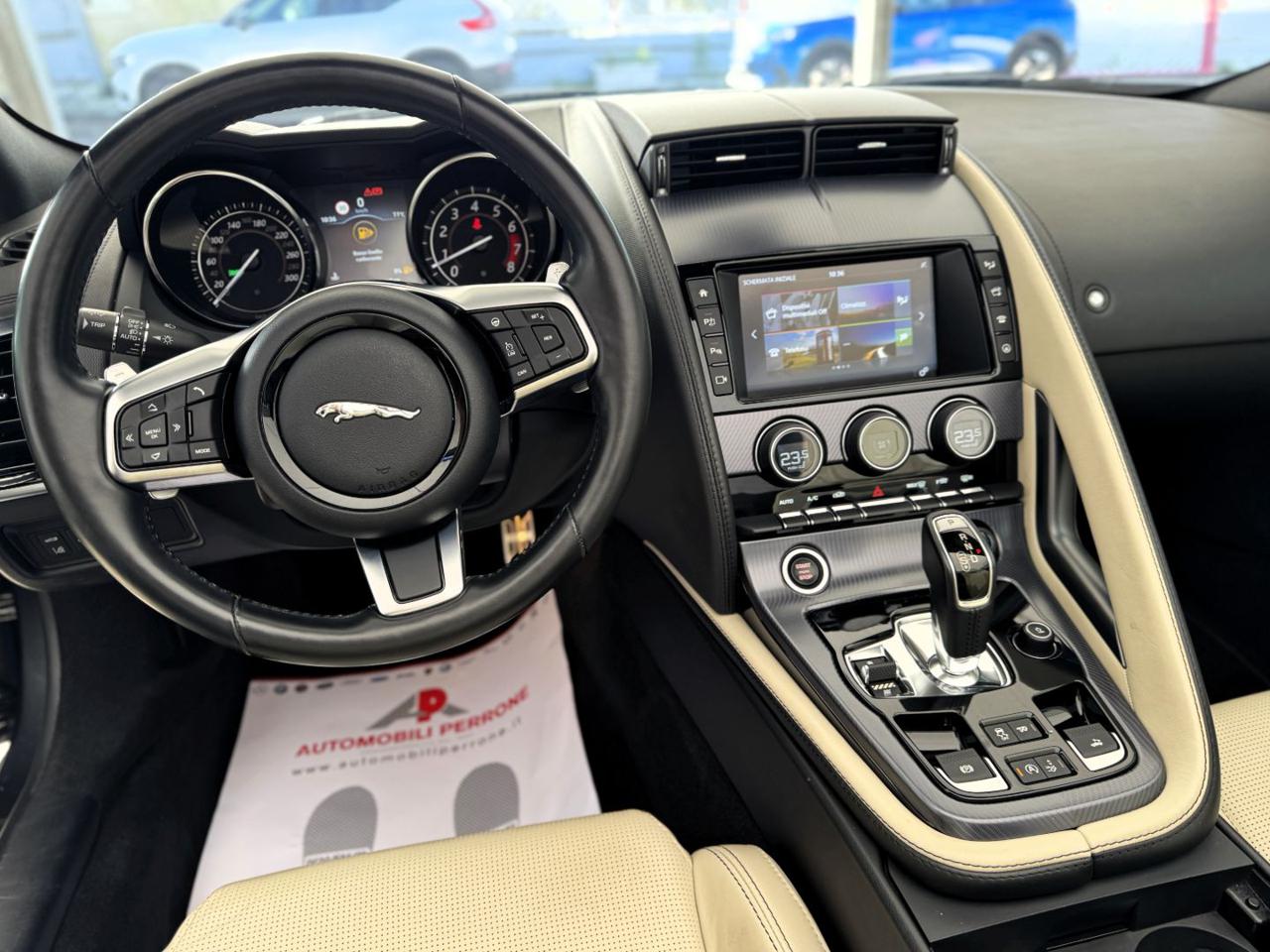 JAGUAR F-Type 2.0i Cabrio R-Dynamic - 23