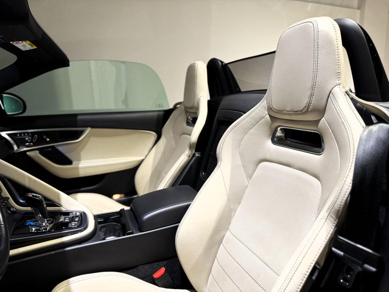JAGUAR F-Type 2.0i Cabrio R-Dynamic - 9