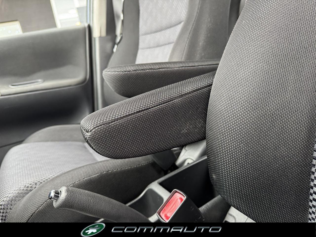 TOYOTA Corolla Verso 1.6 16V - 17