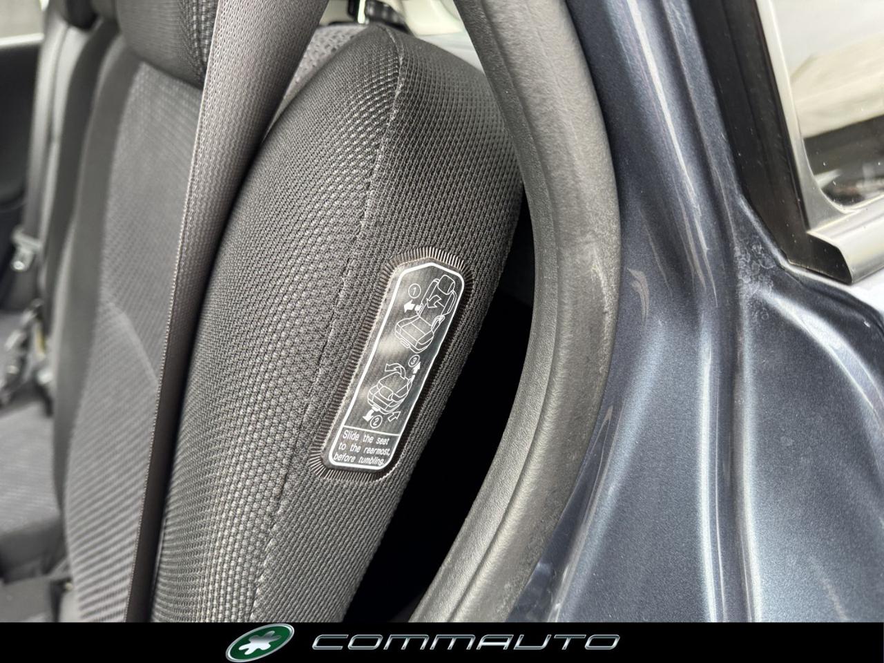 TOYOTA Corolla Verso 1.6 16V - 19