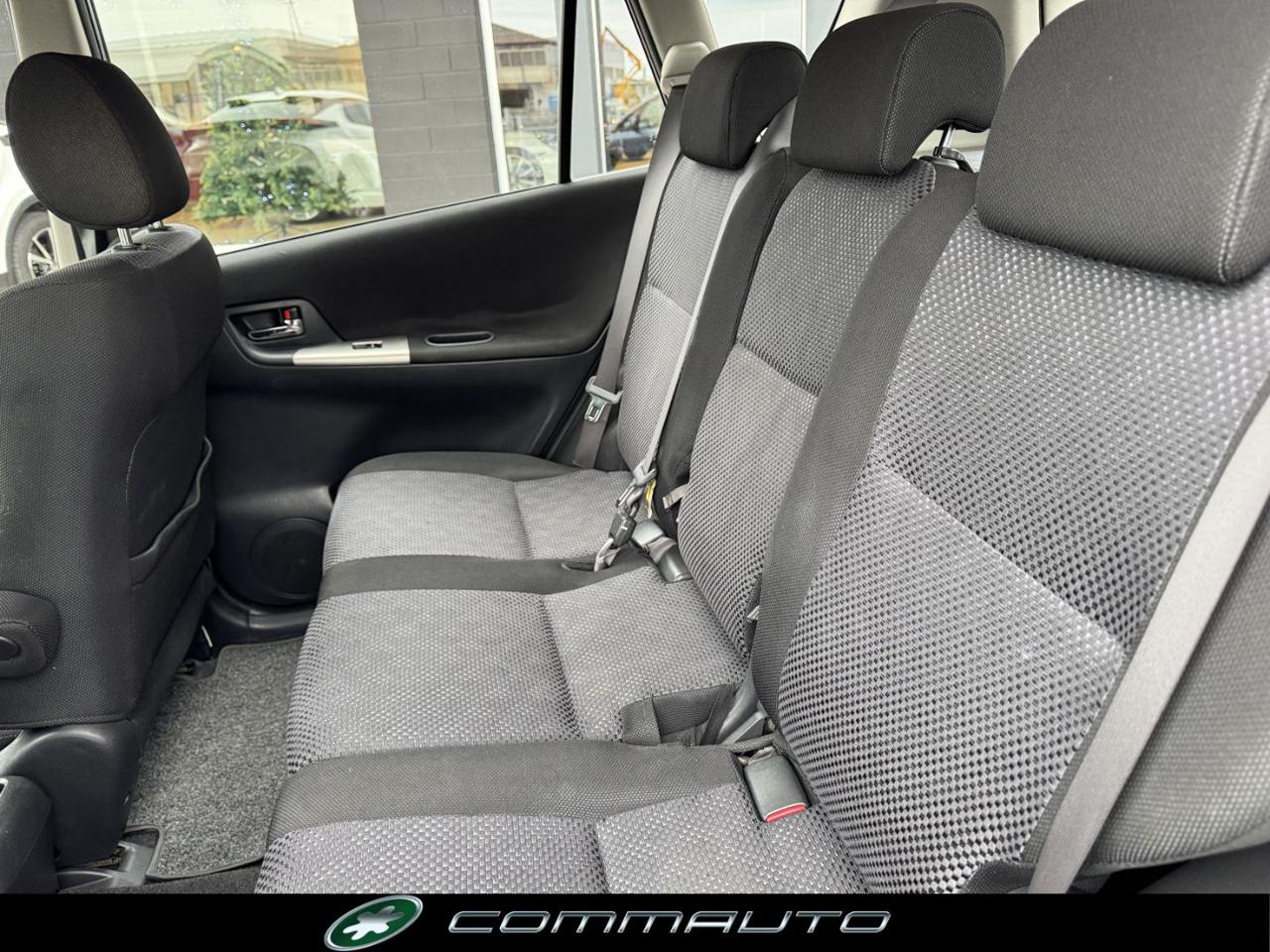 TOYOTA Corolla Verso 1.6 16V - 18