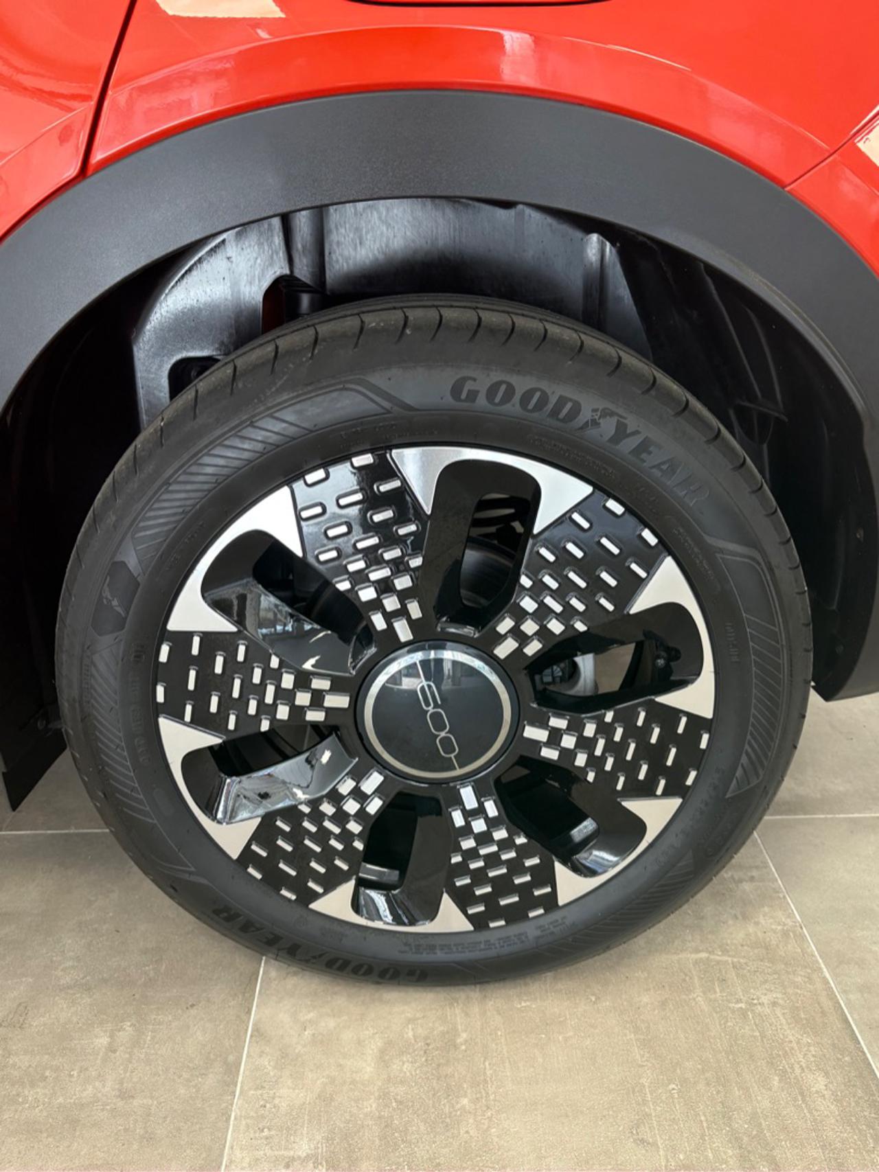 FIAT 600e 156 CV La Prima KM7600 - 40