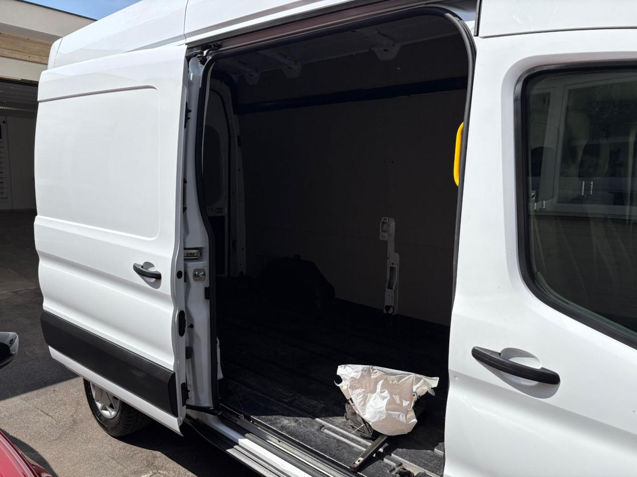 FORD Transit 350 2.0TDCi L3H2 170CV PL-TA Furgon 15300€ +iva - 6