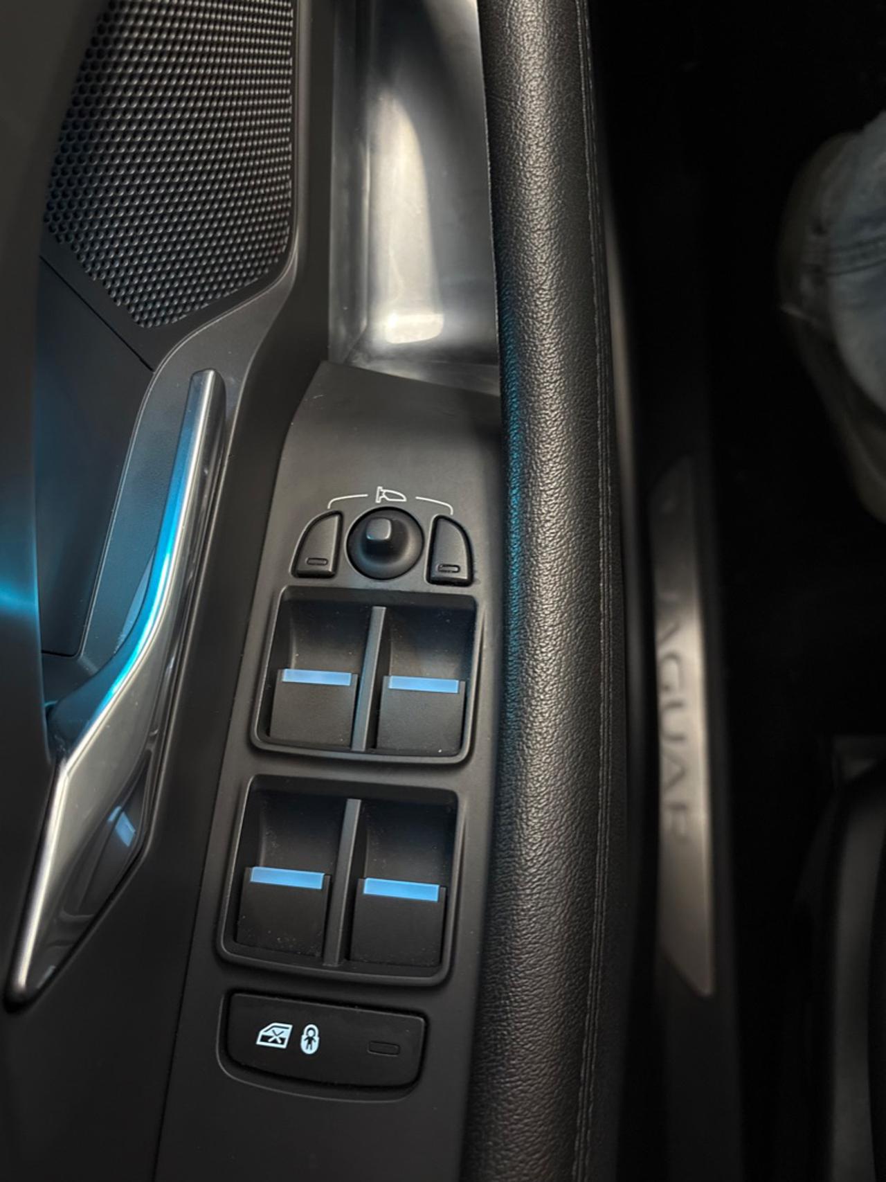 JAGUAR E-Pace 2.0D 150 CV AWD aut. - 12